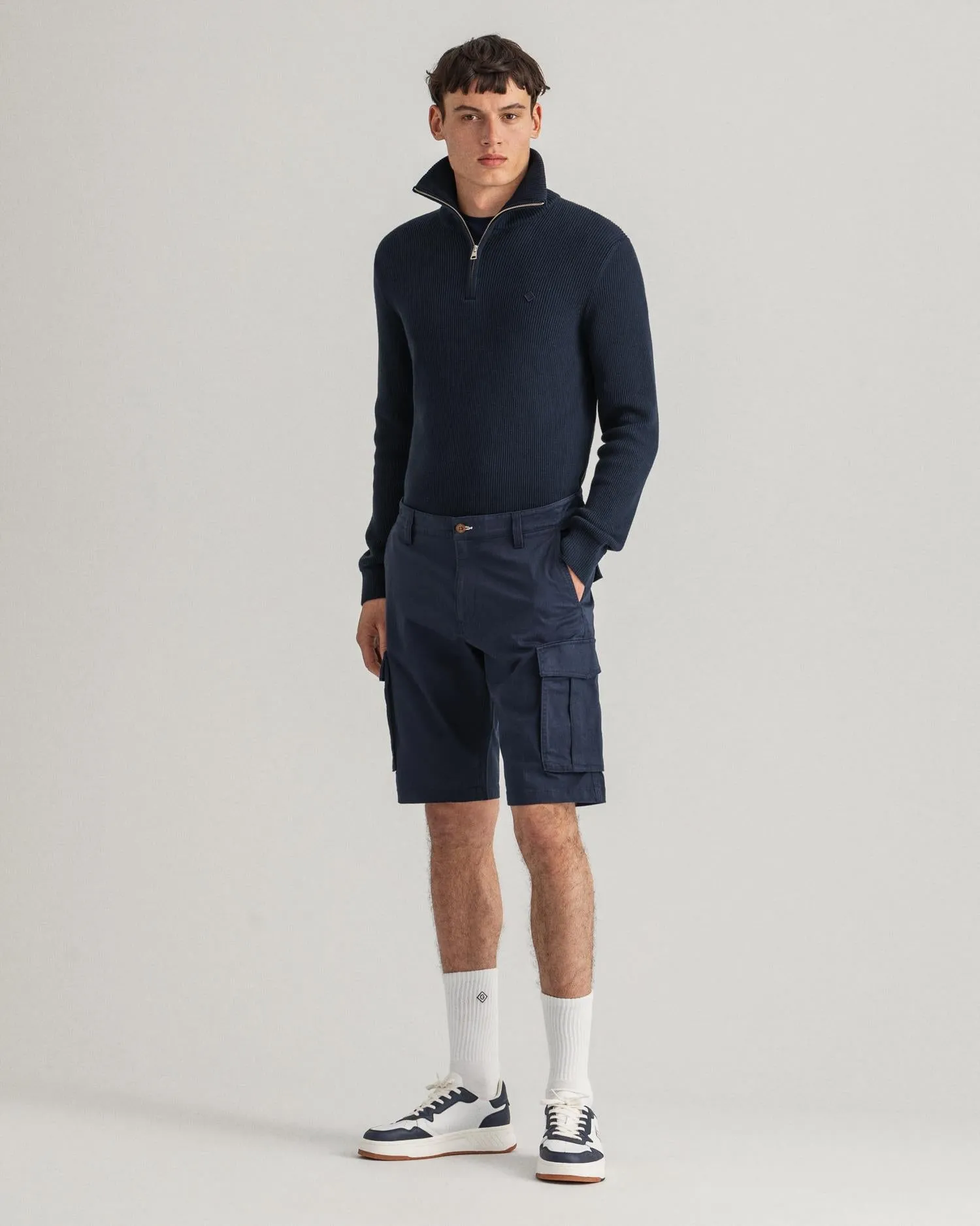 D1.RELAXED TWILL CARGO SHORTS