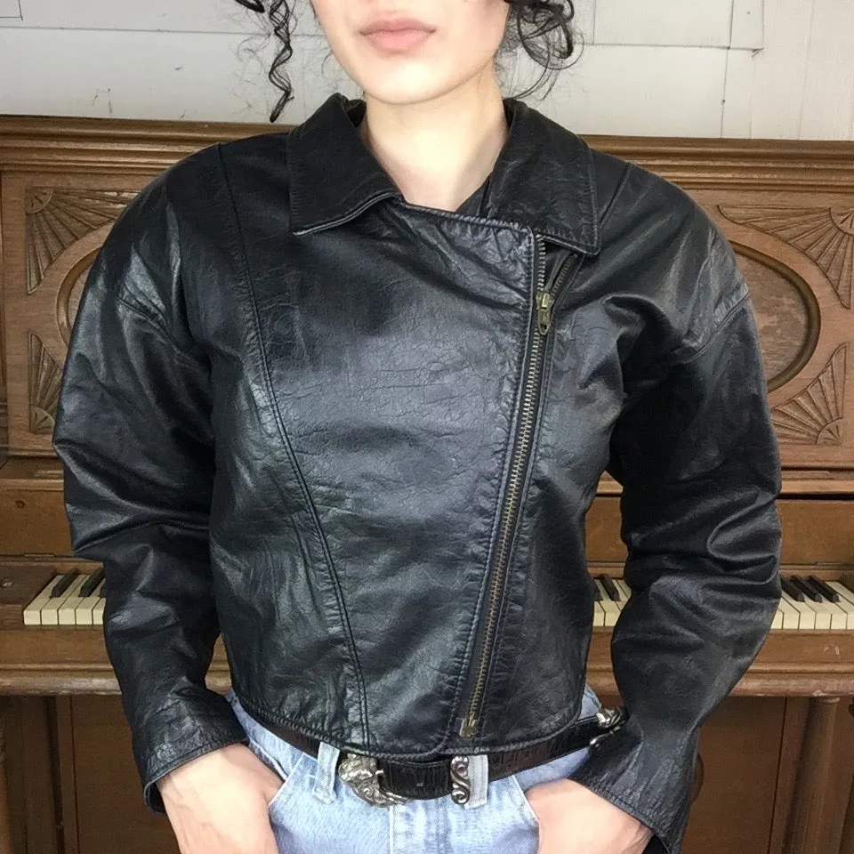 Vintage 80s | Black Cropped Dolman Sleeve Zip Up Leather Moto Jacket | Size L